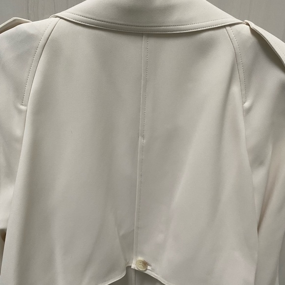 NWT soft white Theory belted “perfect raglan trench” coat - Picture 13 of 16